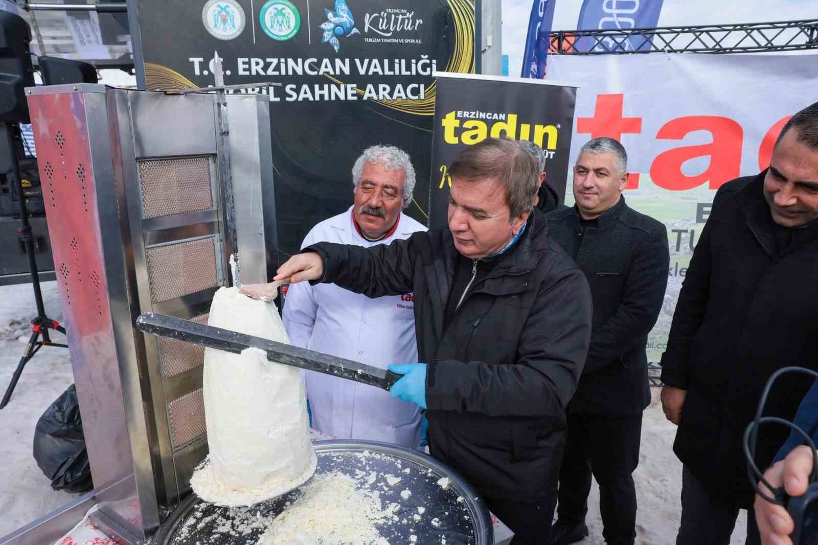 Valiler Ergan Dağı’nda et döner yerine tulum peyniri döneri kesti
