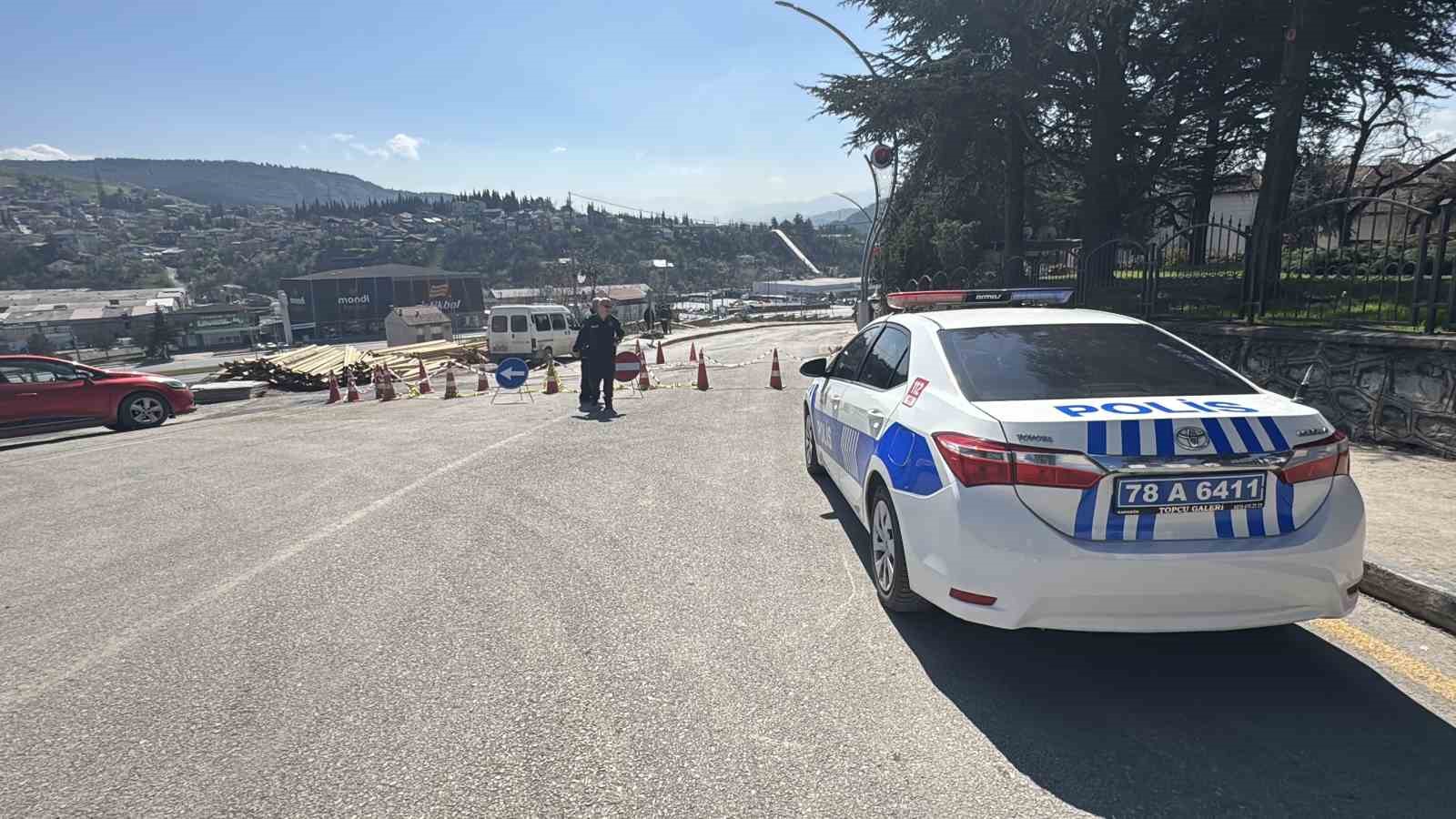 Valilik konutu tehlike altında: Çatlaklar ilerliyor
