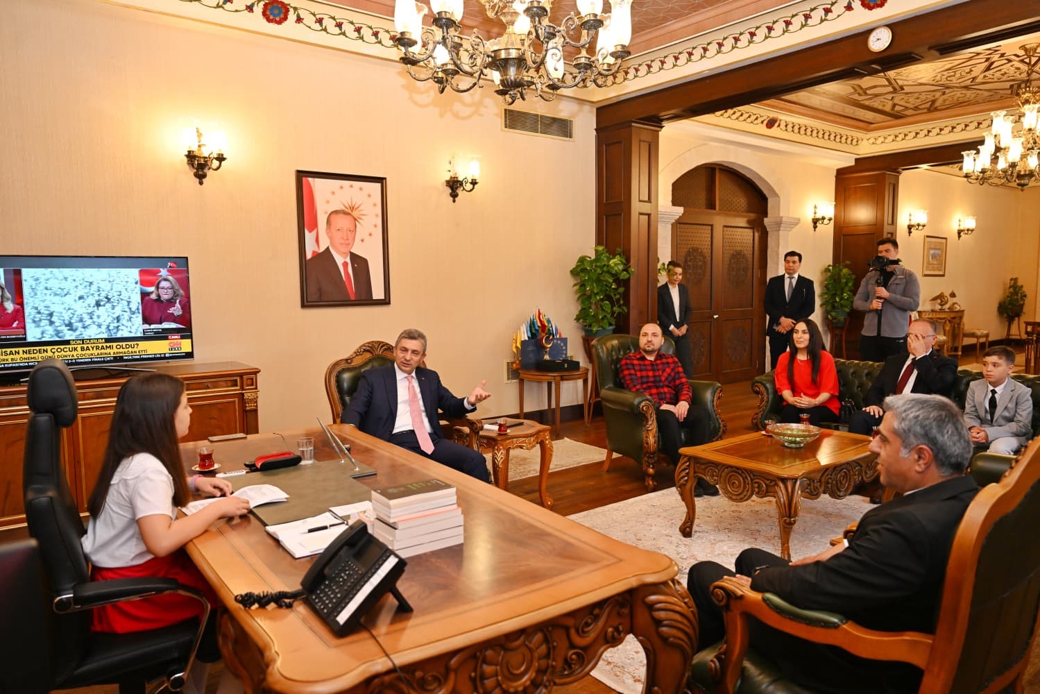 Valilik makamını temsili devralan Nazenin: "Savaşların değil oyunların konuşulduğu bir gelecek için barış çağrımızı yineliyoruz"
