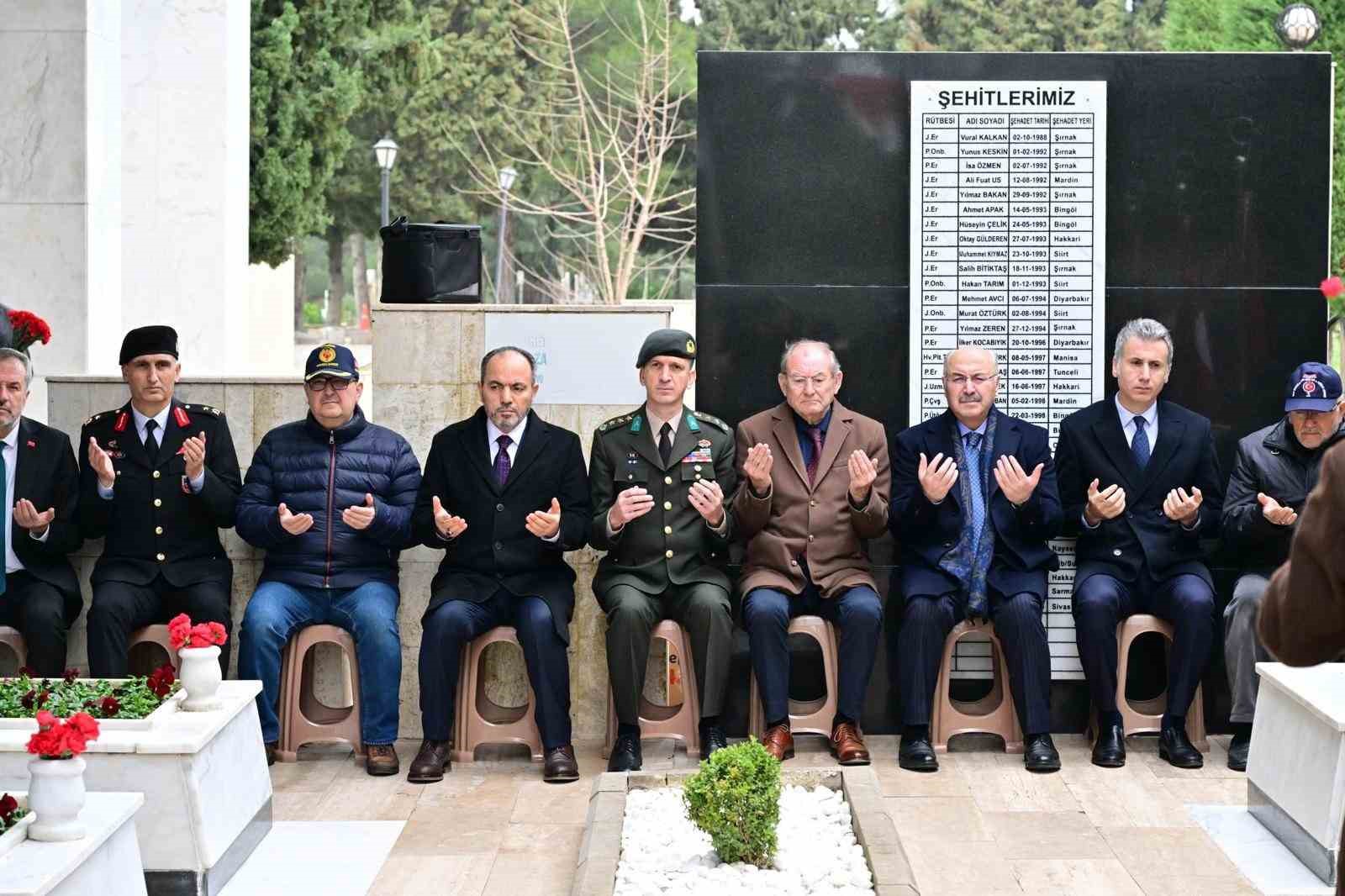 Valisi köşger şehit aileleri ve devlet korumasındaki çocuklarla bayramlaştı
