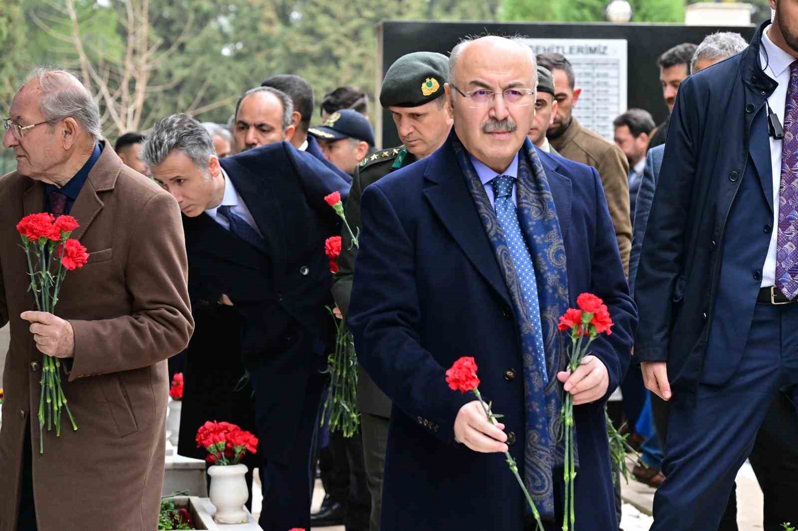 Valisi köşger şehit aileleri ve devlet korumasındaki çocuklarla bayramlaştı
