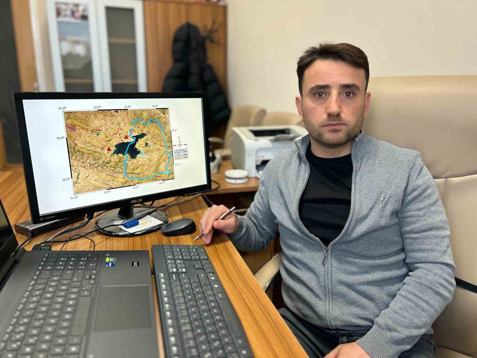 Van Gölü Havzası’nın sismik risk haritası çıkarıldı
Van Gölü Havzası’nın sismik risk haritası çıkarıldı
