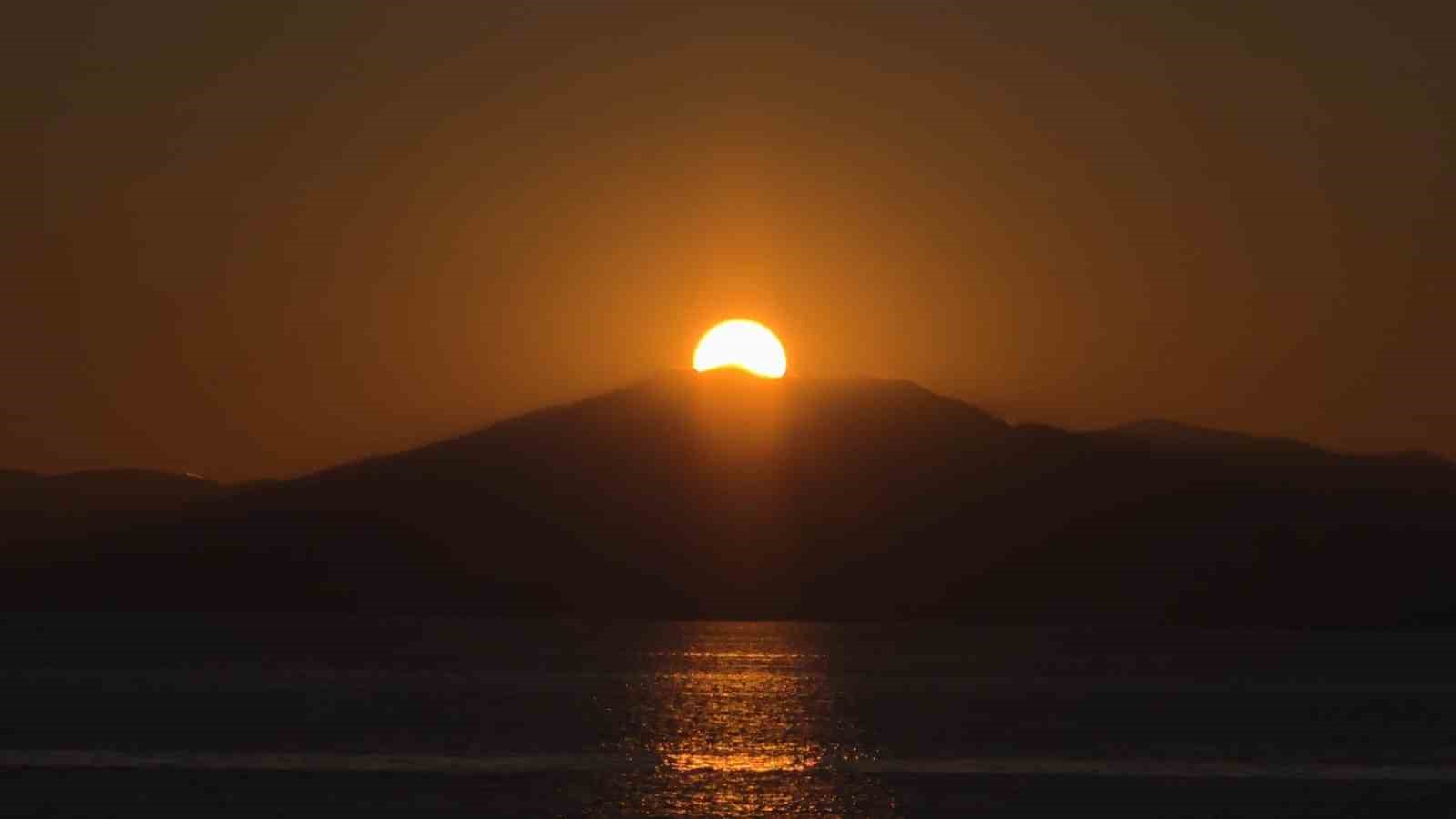 Van Gölü’nde güneşin vedası mest etti
