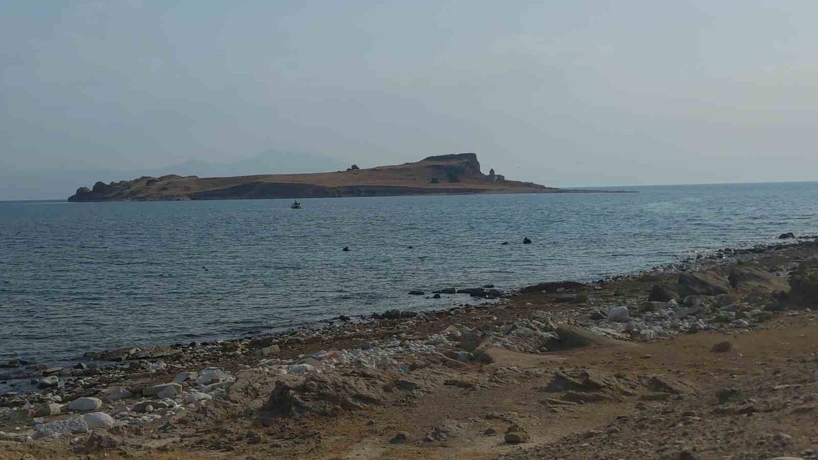 Van Gölü’nün derinliklerindeki sırları
