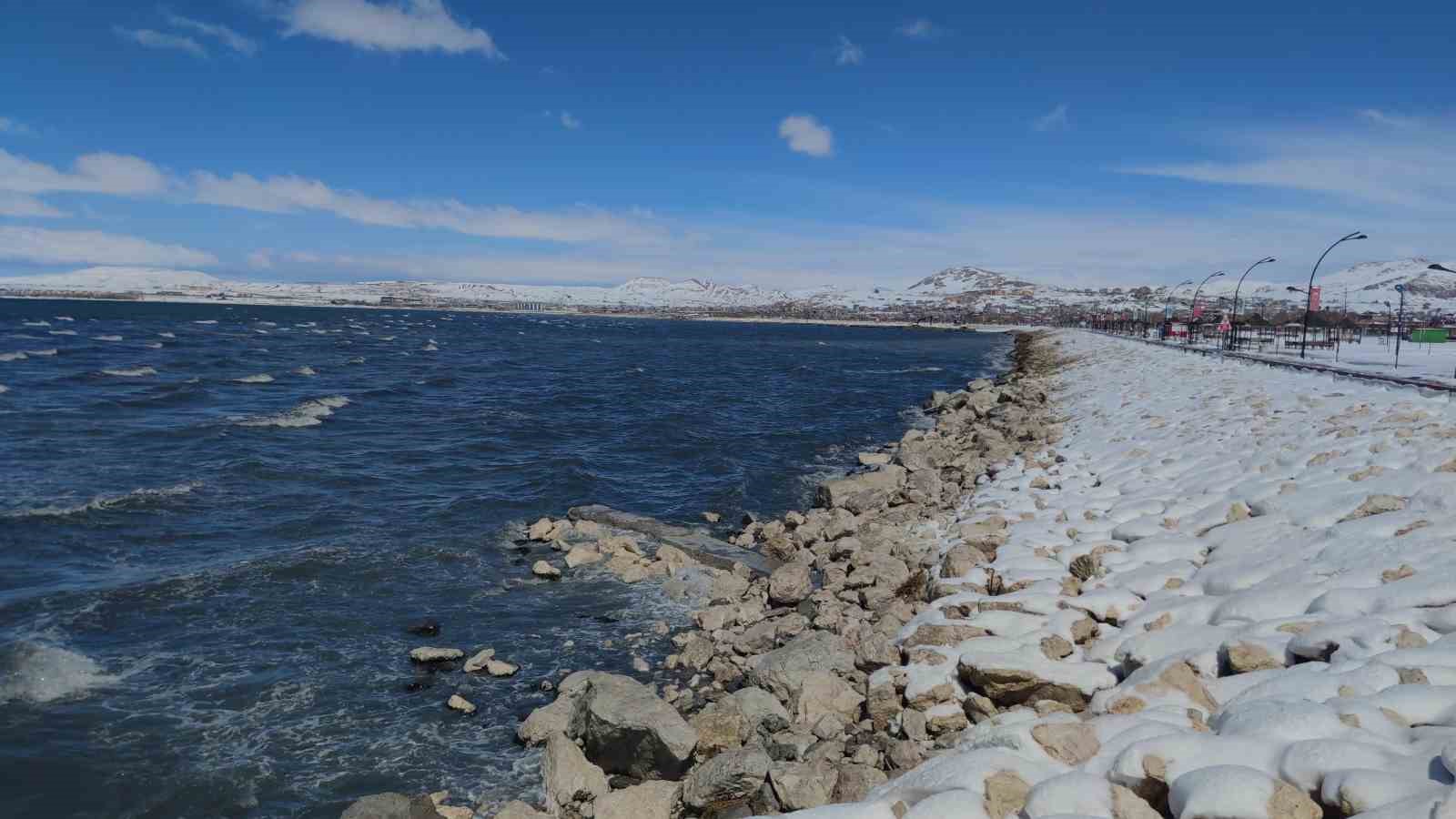 Van Gölü’nün derinliklerindeki sırları
