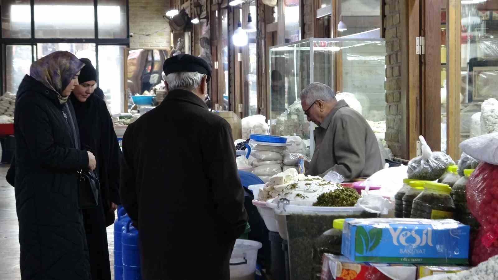 Van otlu peyniri hem sofralık hem hediyelik olarak tercih ediliyor
