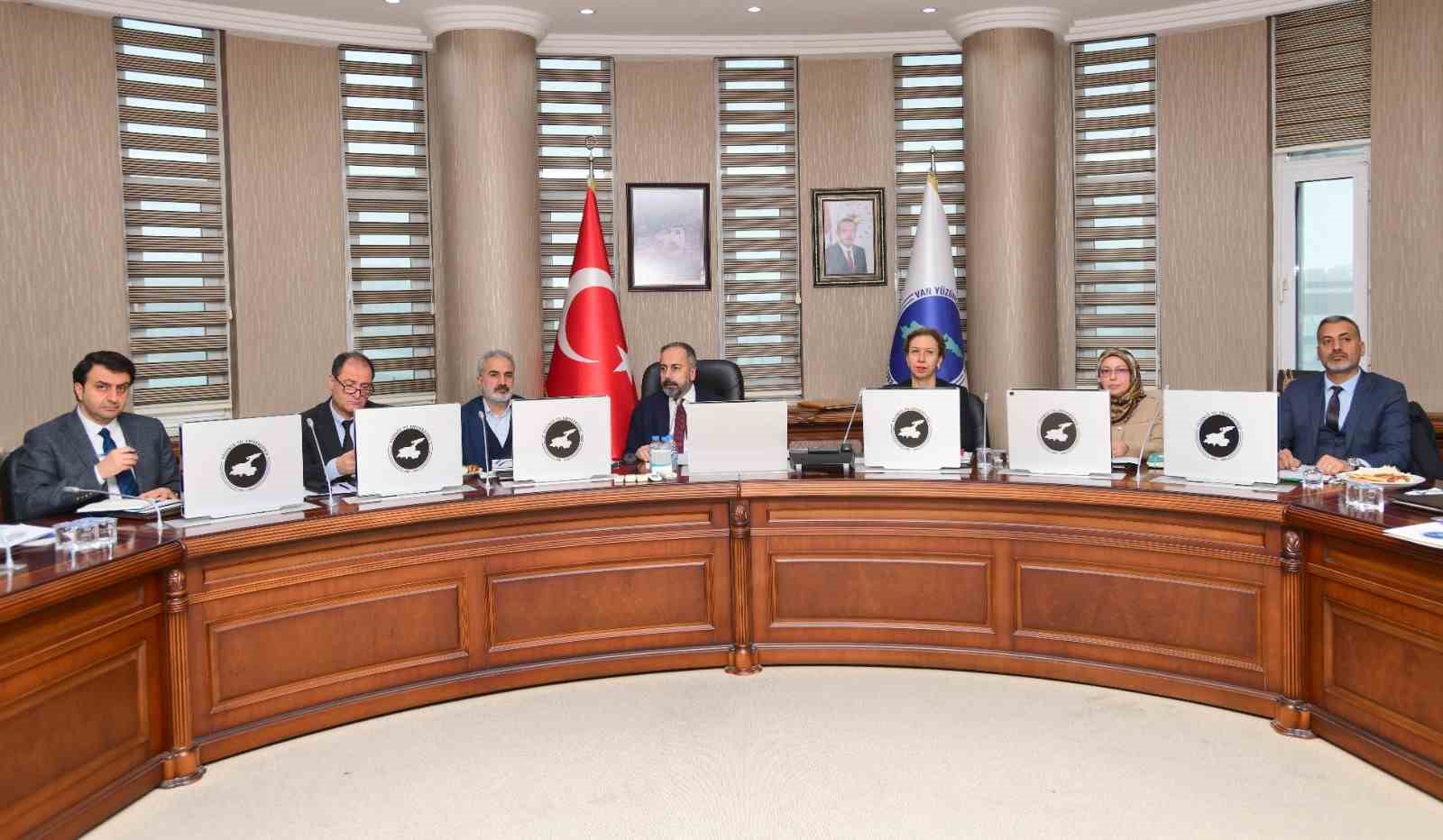 Van YYÜ Danışma Kurulu ‘Sürdürülebilir Su Yönetimi’ gündemiyle toplandı
