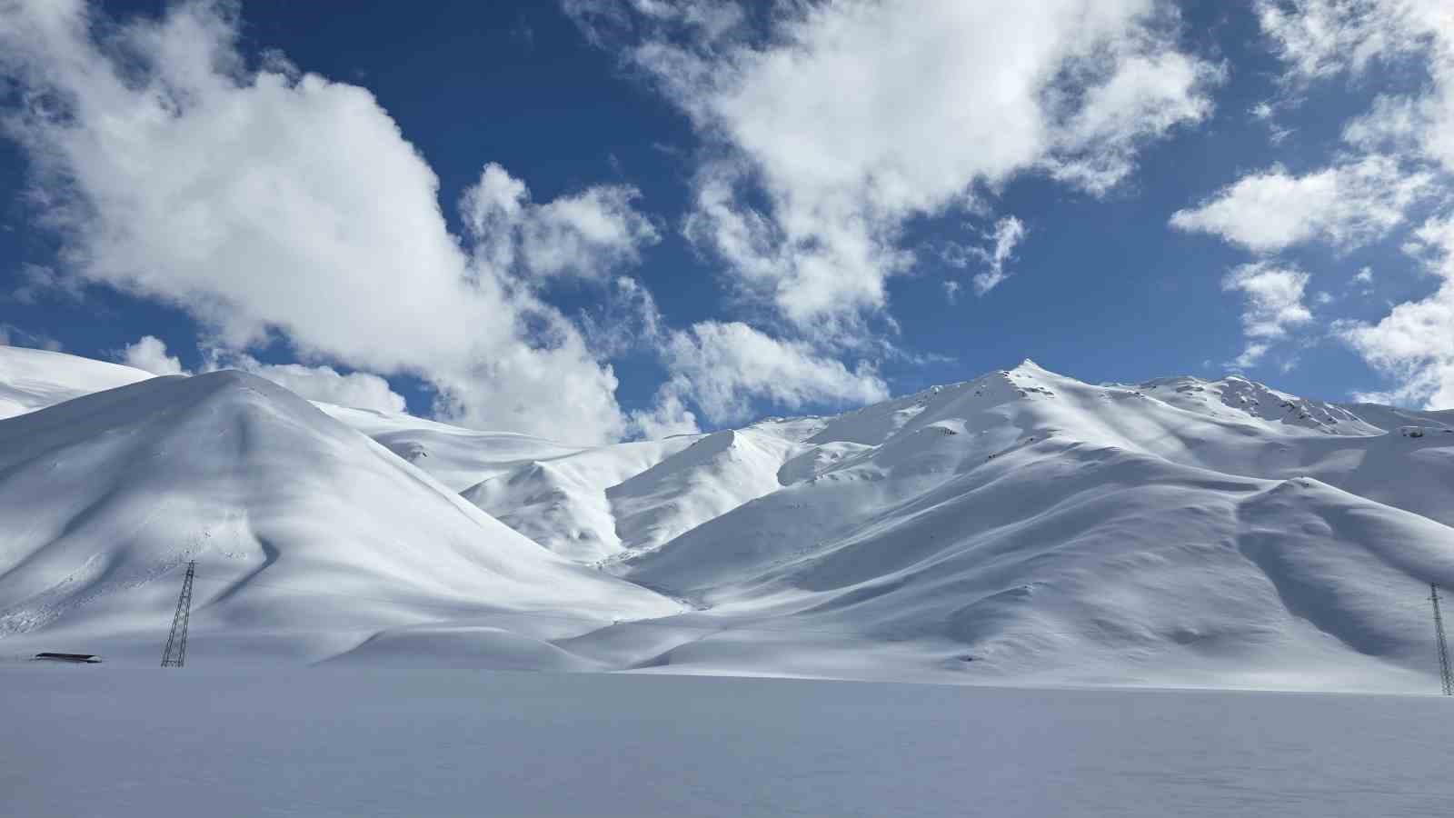 Van YYÜ Su Ürünleri Fakültesi Dr. Öğretim Üyesi Mustafa Akkuş: "Bu yıl yüzleri güldürecek bir tablo mevcut"
