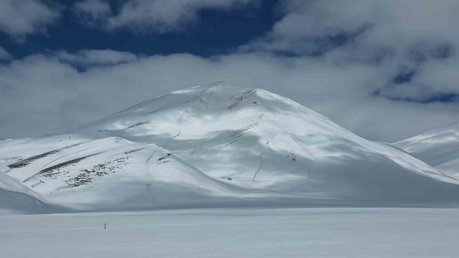 Van YYÜ Su Ürünleri Fakültesi Dr. Öğretim Üyesi Mustafa Akkuş: "Bu yıl yüzleri güldürecek bir tablo mevcut"
