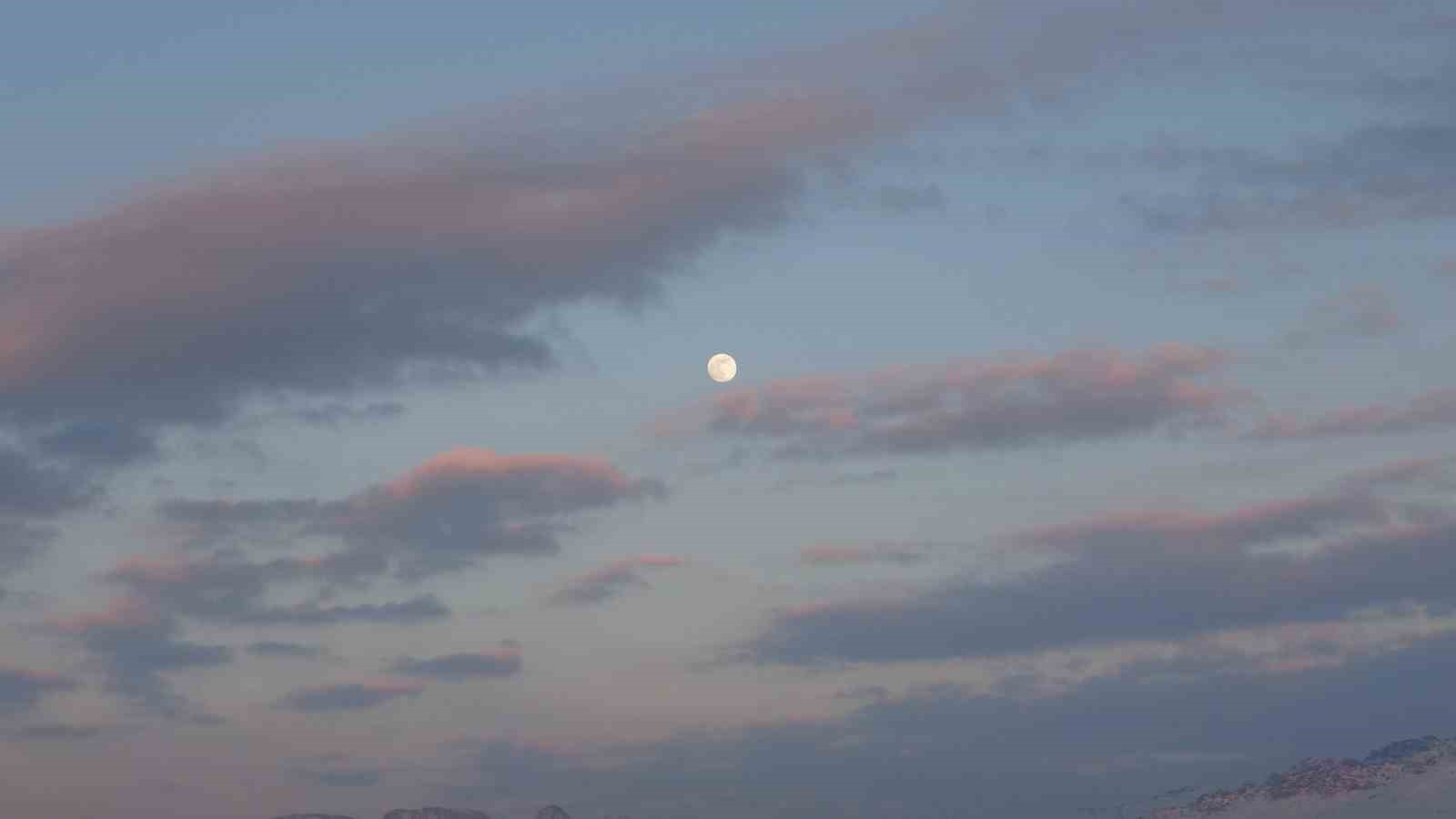 Van’da 2026’nın ilk gökyüzü şöleni: "Kurt Dolunayı" görsel şölen sundu
