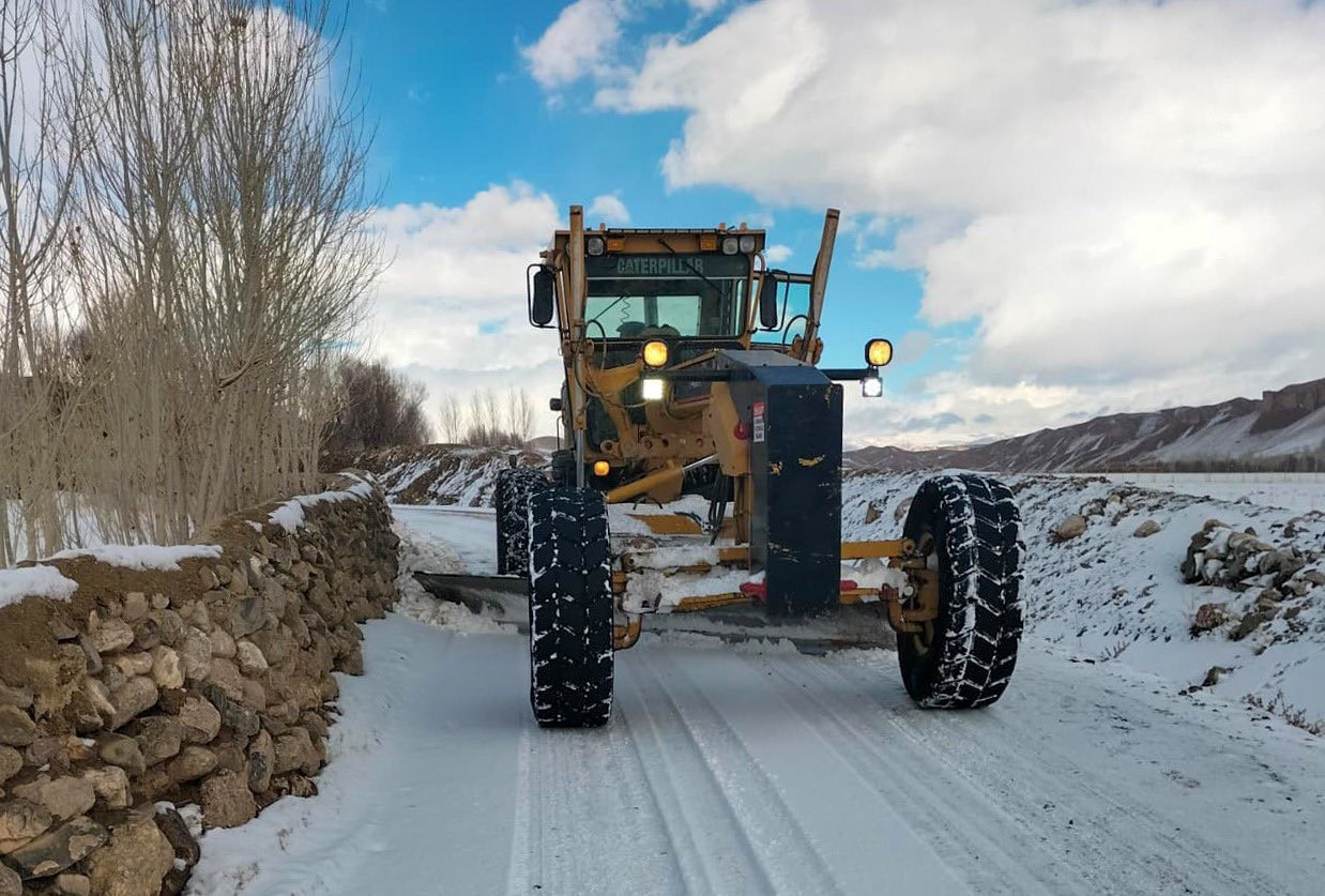 Van’da 40 yerleşim yerinin yolu kapalı
