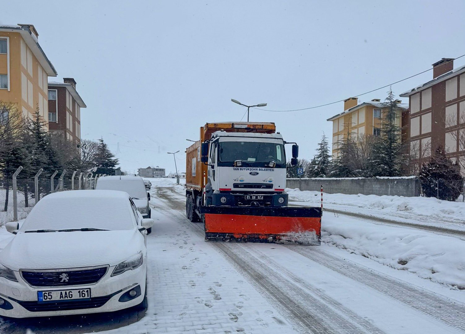 Van’da 40 yerleşim yerinin yolu kapalı
