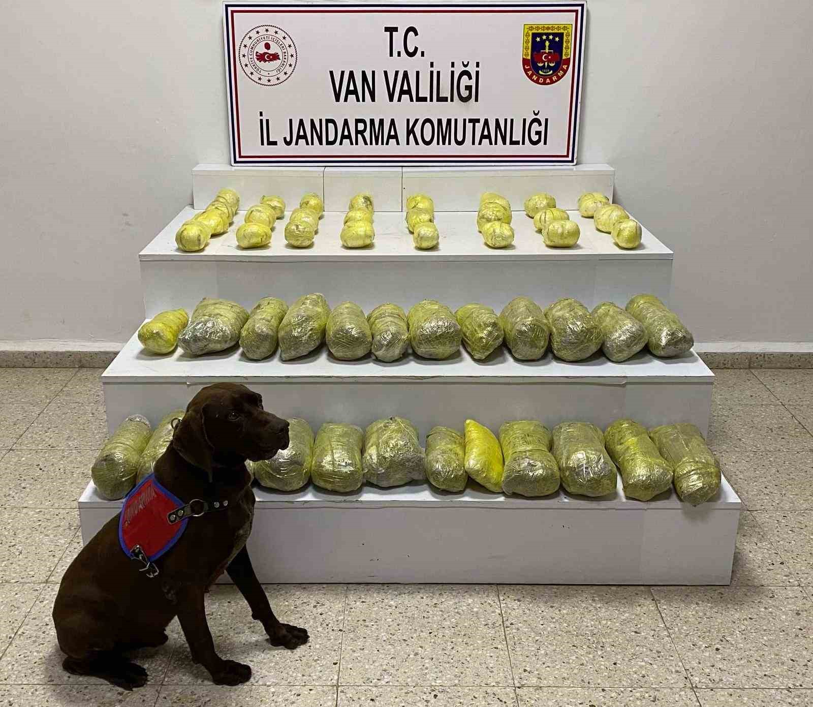 Van’da 42 kilo 285 gram uyuşturucu ele geçirildi

