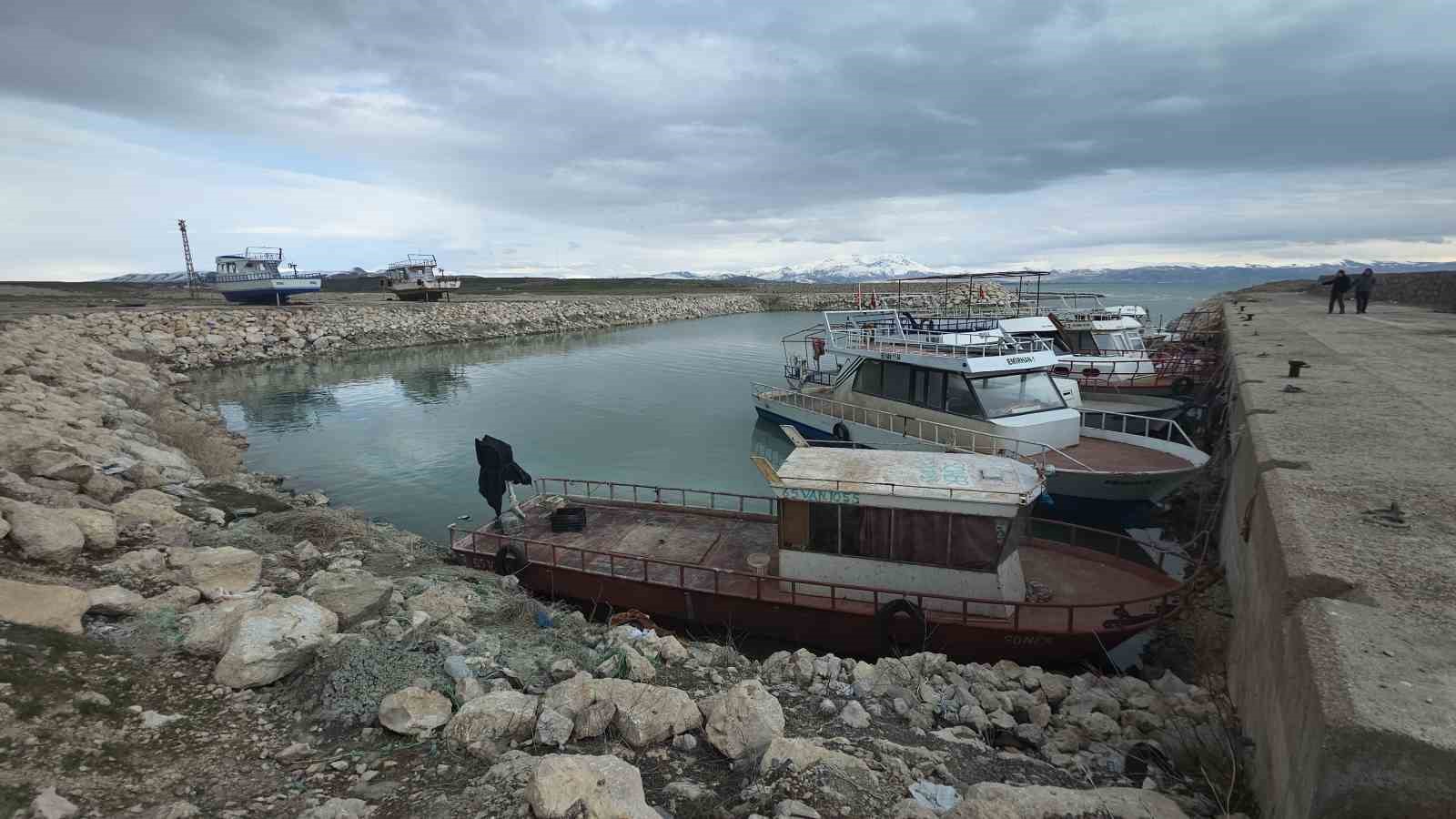 Van’da 90 günlük av yasağı başladı
Van’da 90 günlük av yasağı başladı