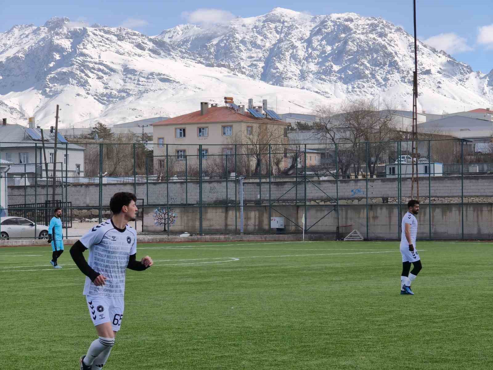 Van’da amatör futbol maçları devam ediyor
