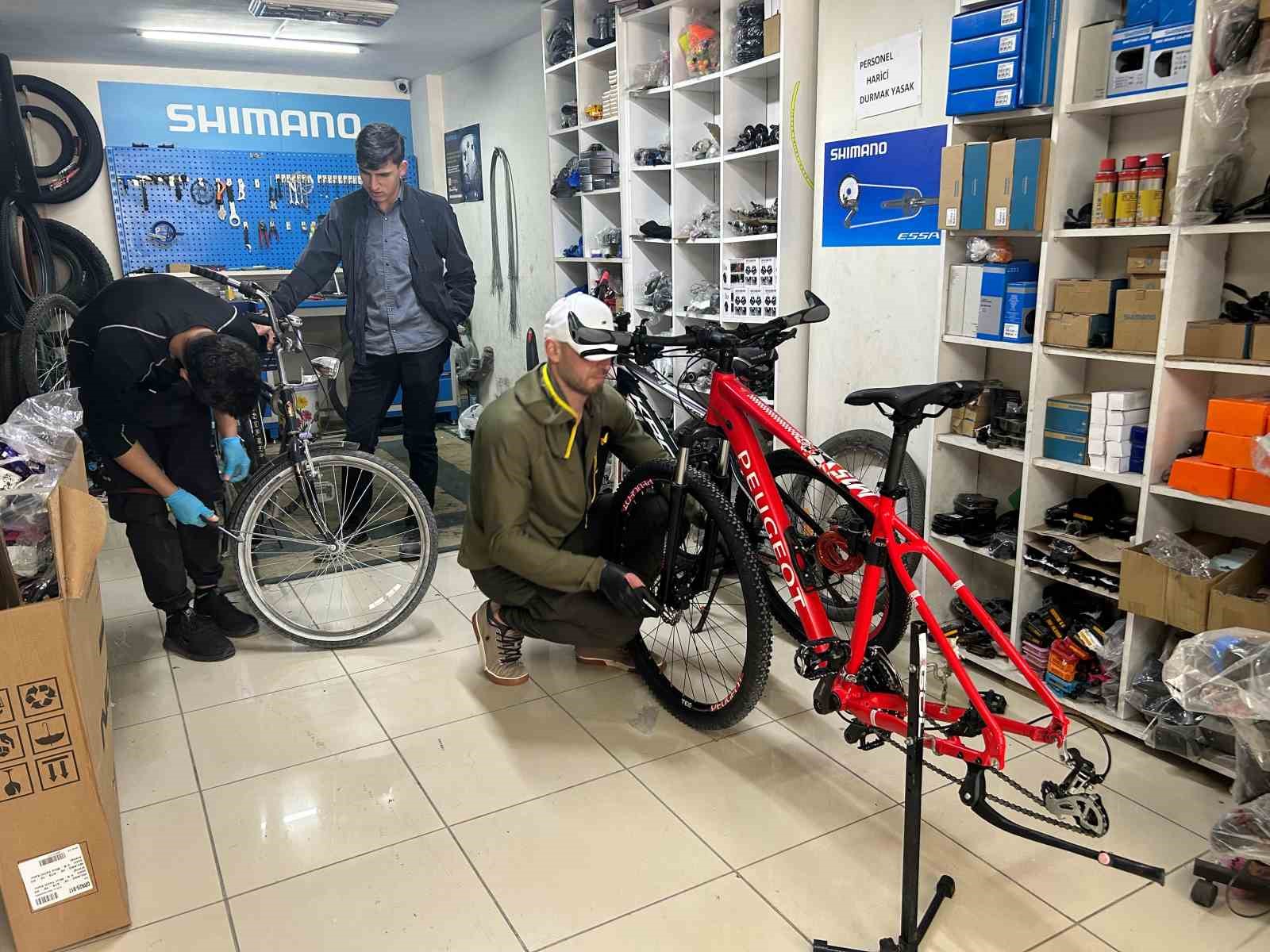 Van’da bahar mevsimi bisiklet sektörünü hareketlendirdi
