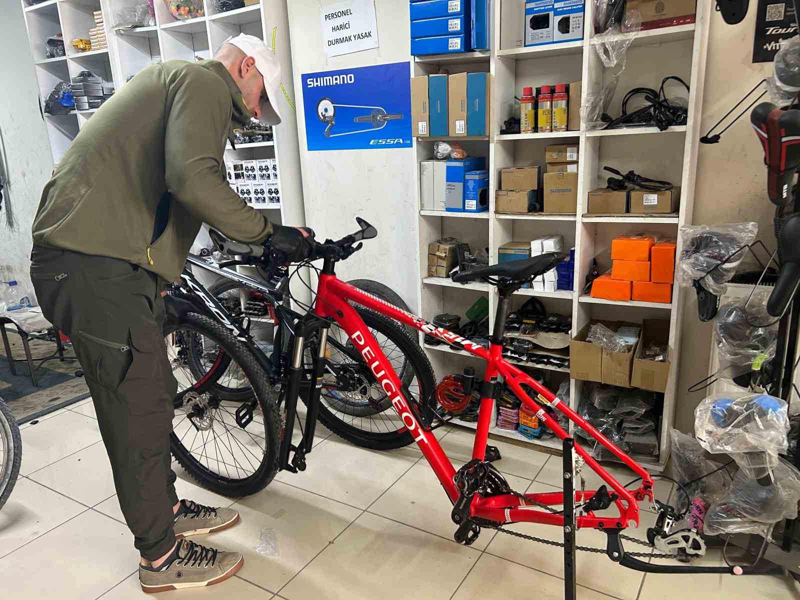 Van’da bahar mevsimi bisiklet sektörünü hareketlendirdi
