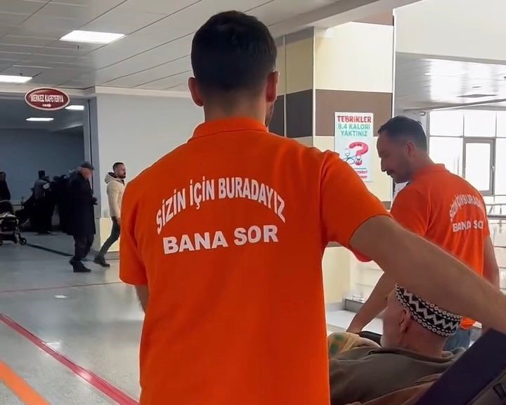 Van’da "Bana Sor" ekipleri hastanede göreve başladı

