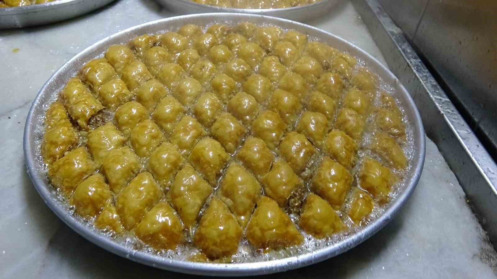 Van’da bayram öncesi ’tatlı telaşı’ başladı
