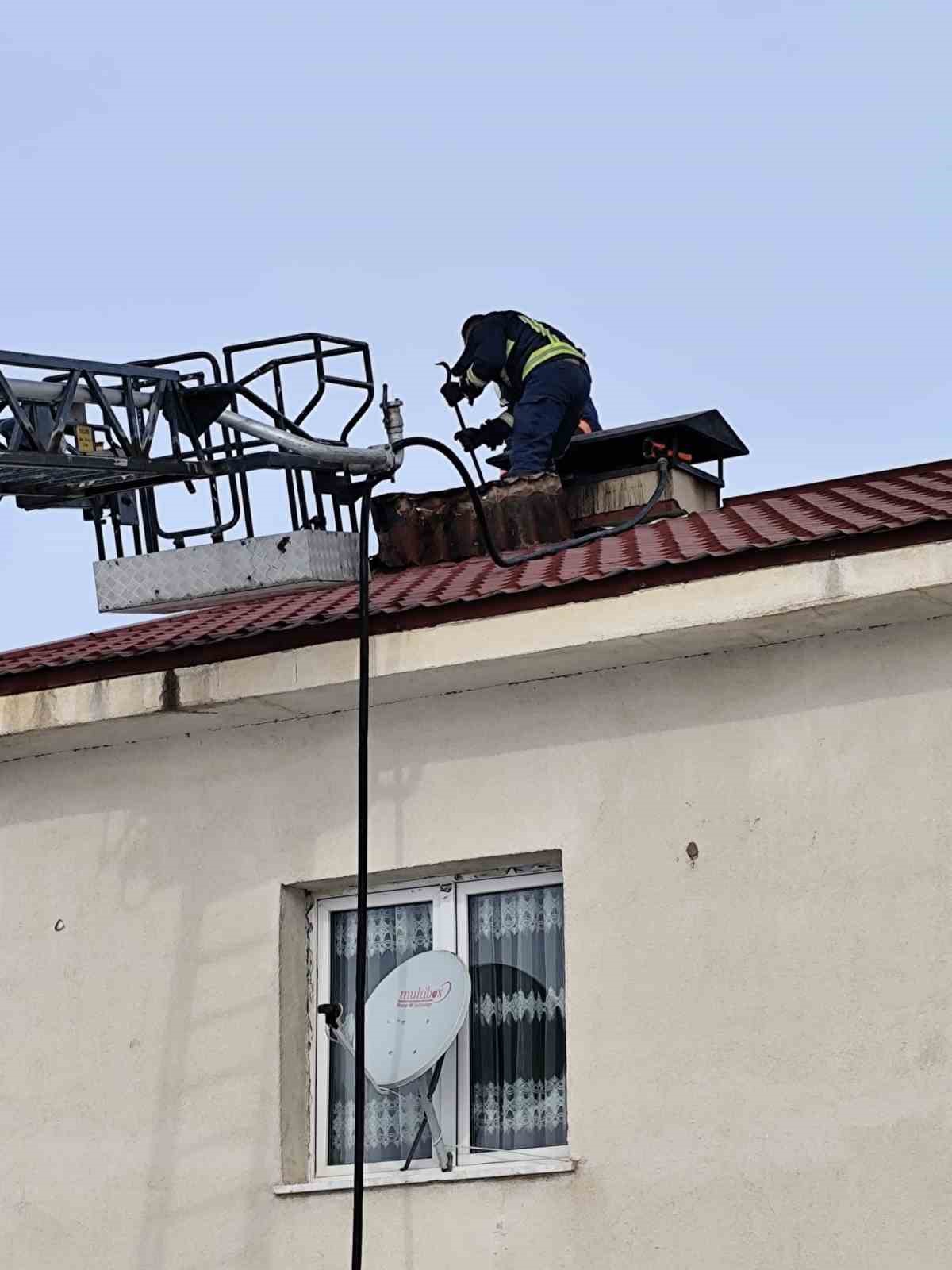 Van’da çatı yangını
