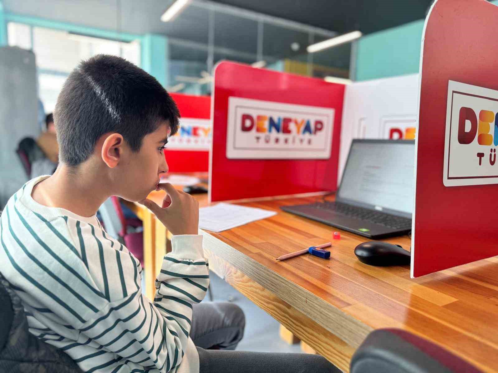 Van’da Deneyap e-sınav heyecanı
Van’da Deneyap e-sınav heyecanı