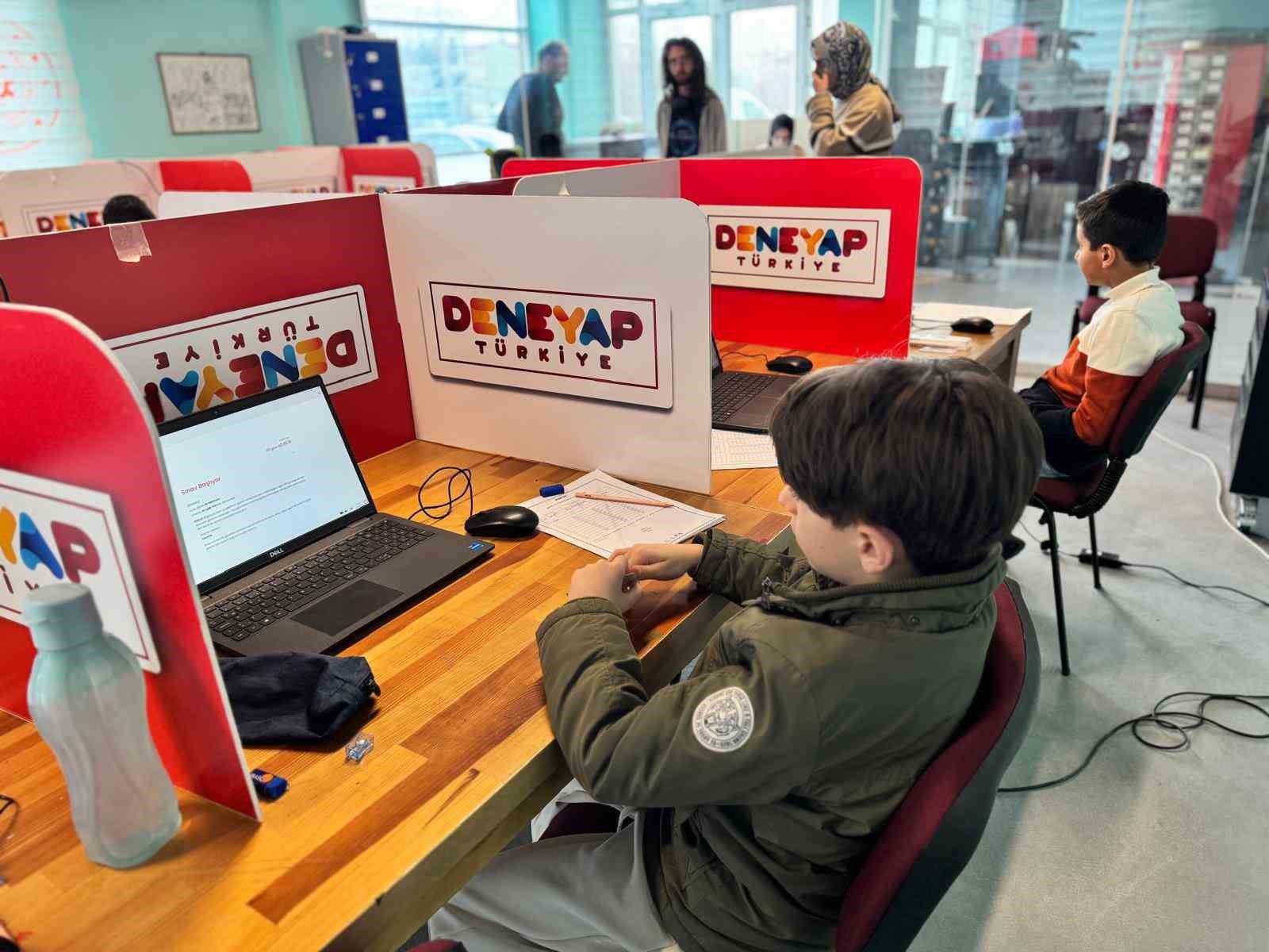 Van’da Deneyap e-sınav heyecanı
Van’da Deneyap e-sınav heyecanı