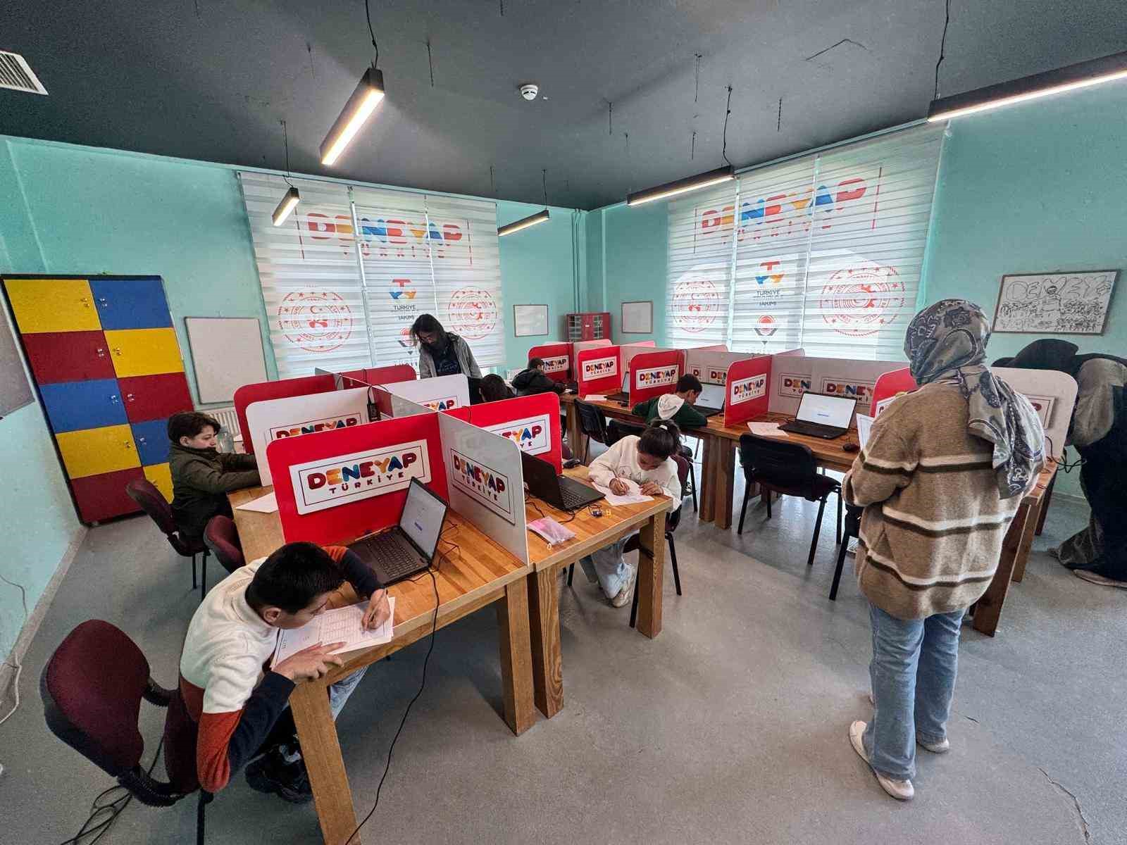 Van’da Deneyap e-sınav heyecanı
Van’da Deneyap e-sınav heyecanı