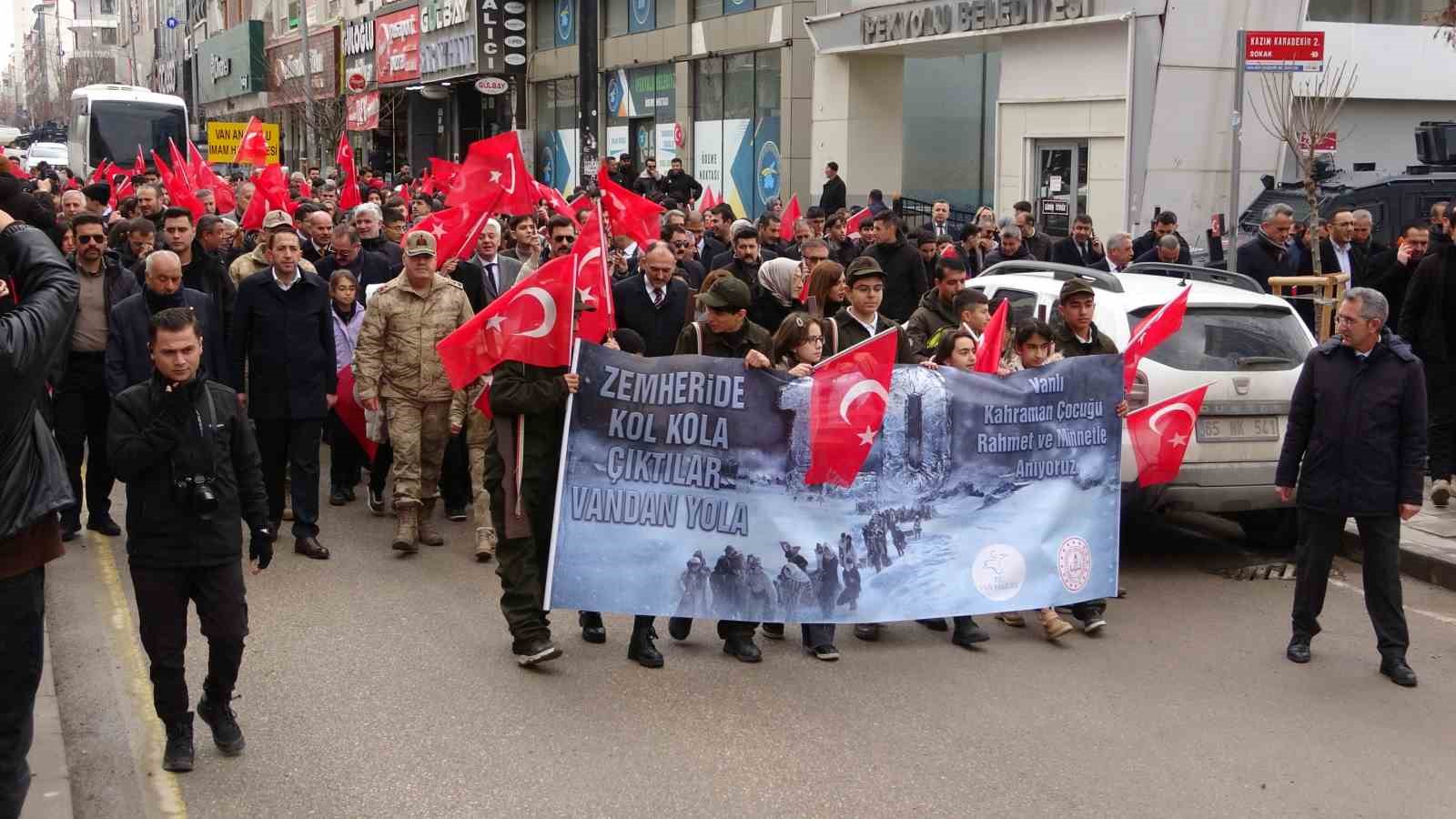 Van’da donarak şehit olan 120 kahraman çocuk unutulmadı
