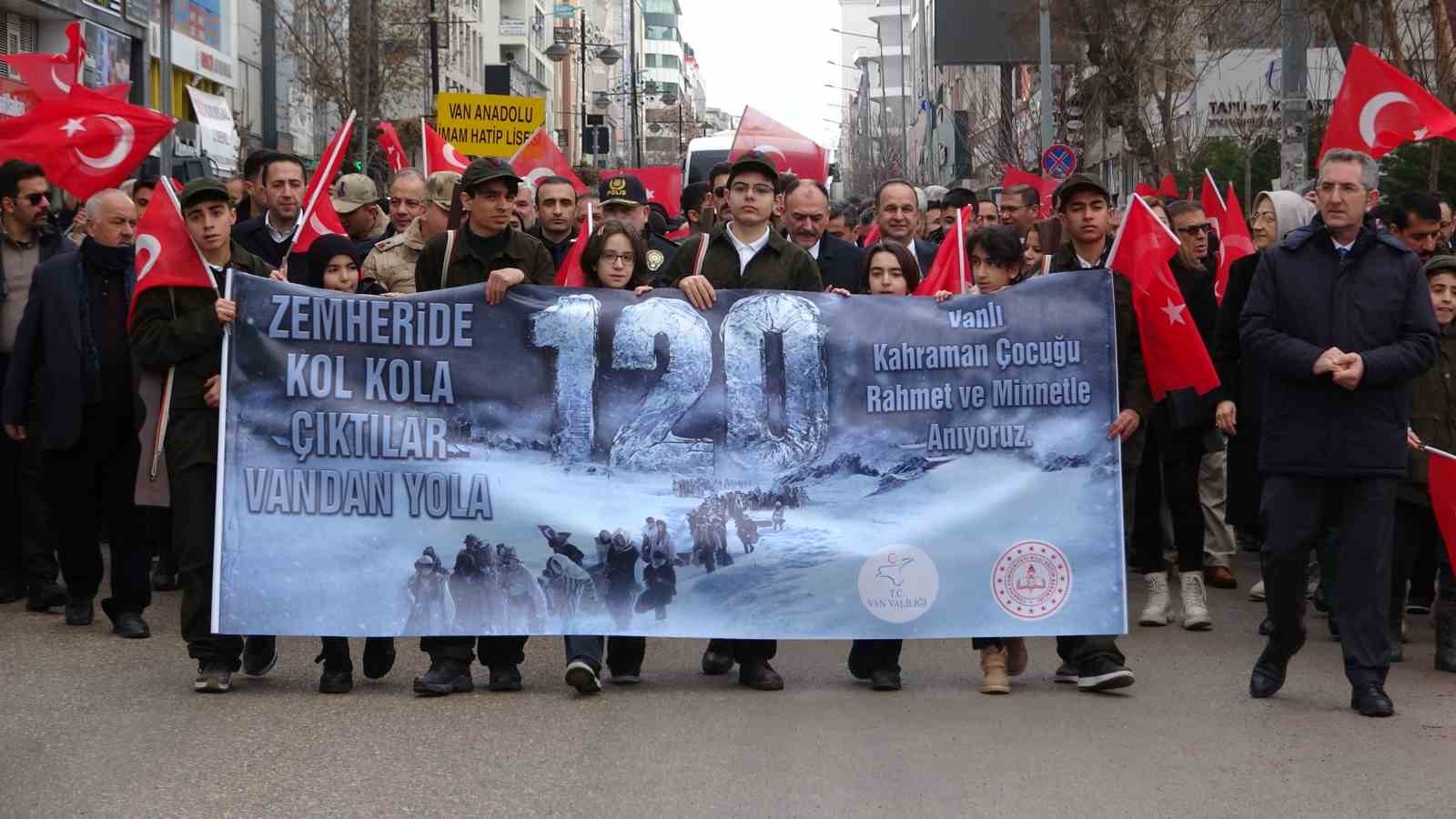 Van’da donarak şehit olan 120 kahraman çocuk unutulmadı
