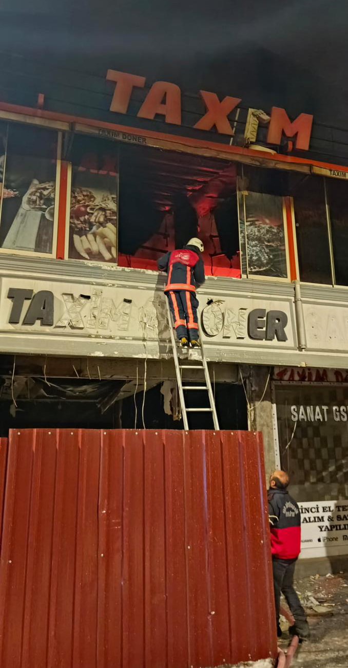 Van’da dönerci dükkanında korkutan yangın
