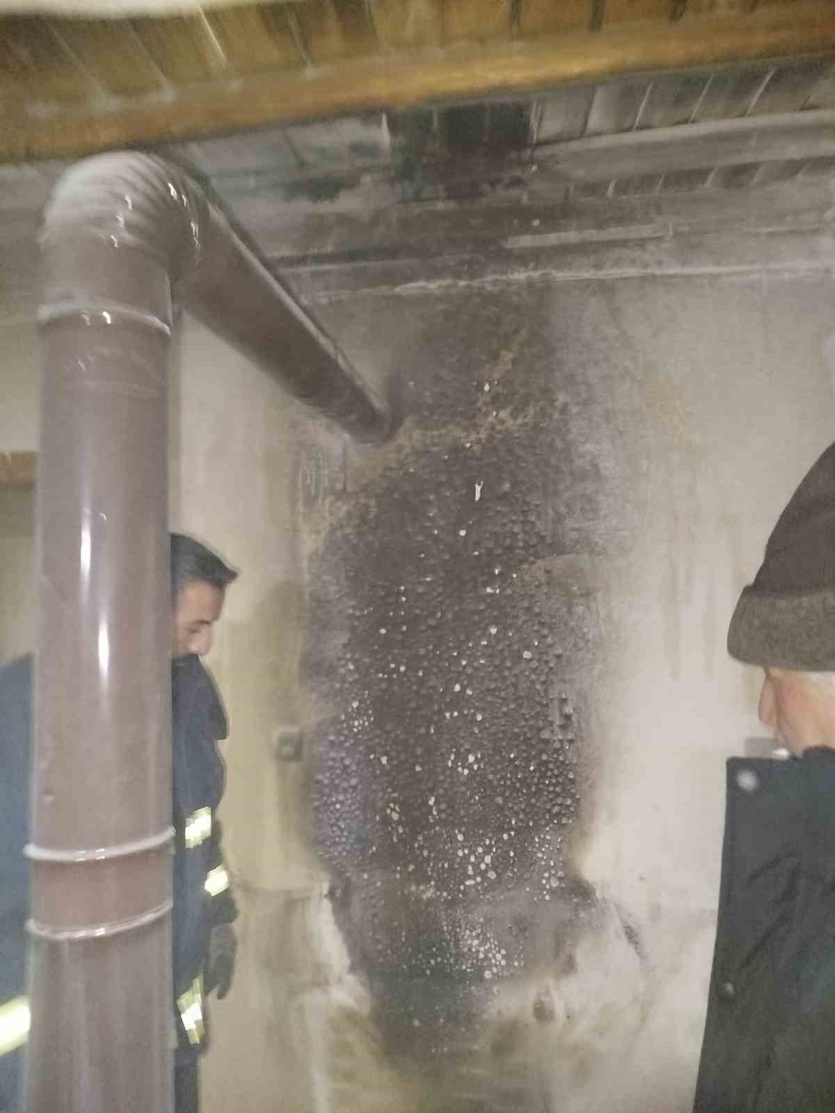 Van’da ev yangını
