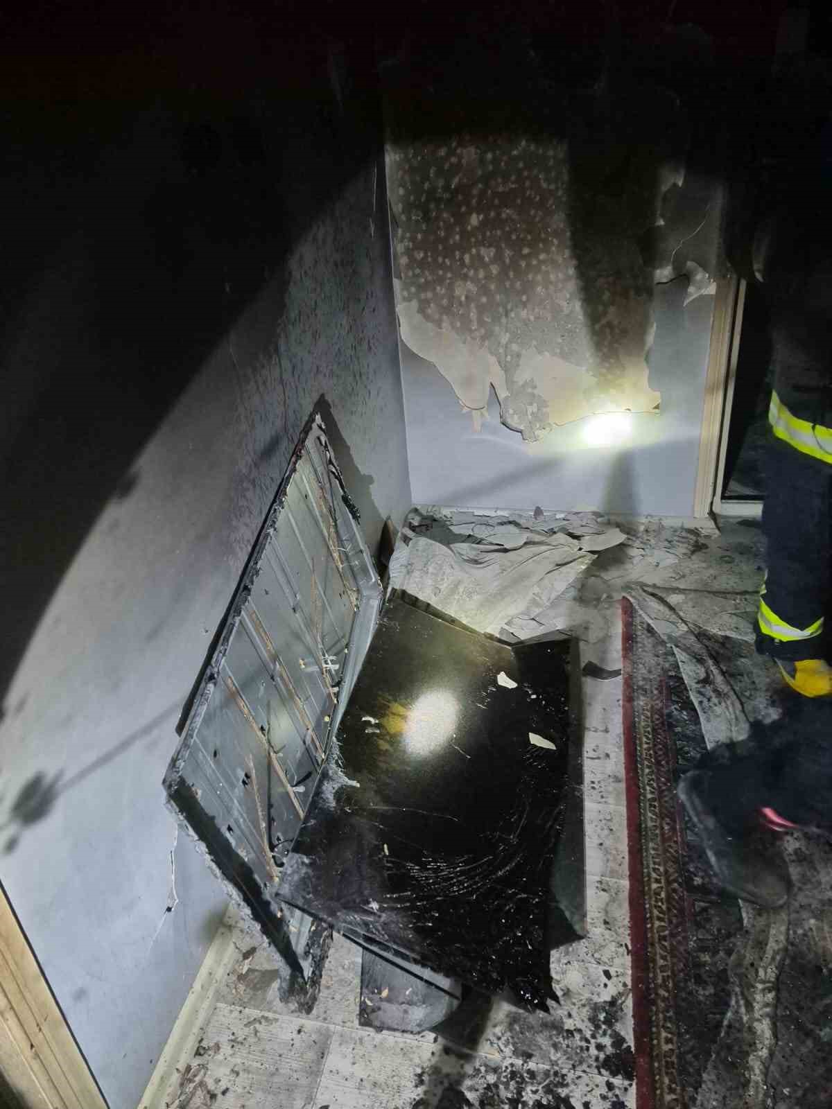 Van’da ev yangını
