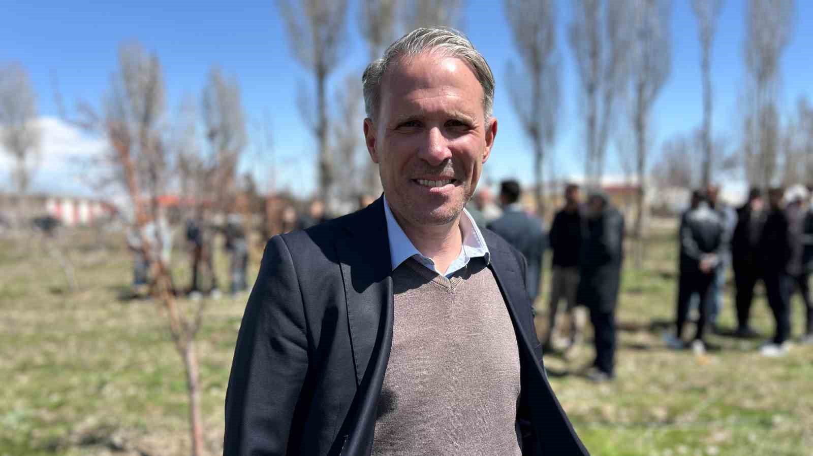 Van’da geleceğin diplomatları toprakla bağ kurdu
