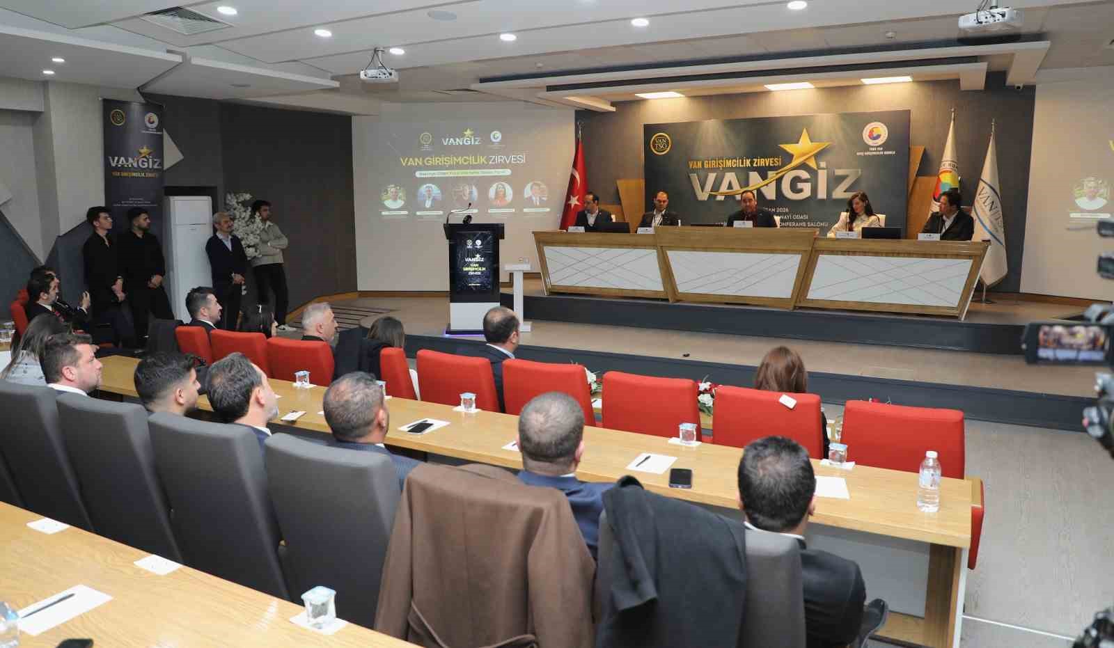 Van’da girişimcilik zirvesi düzenlendi
