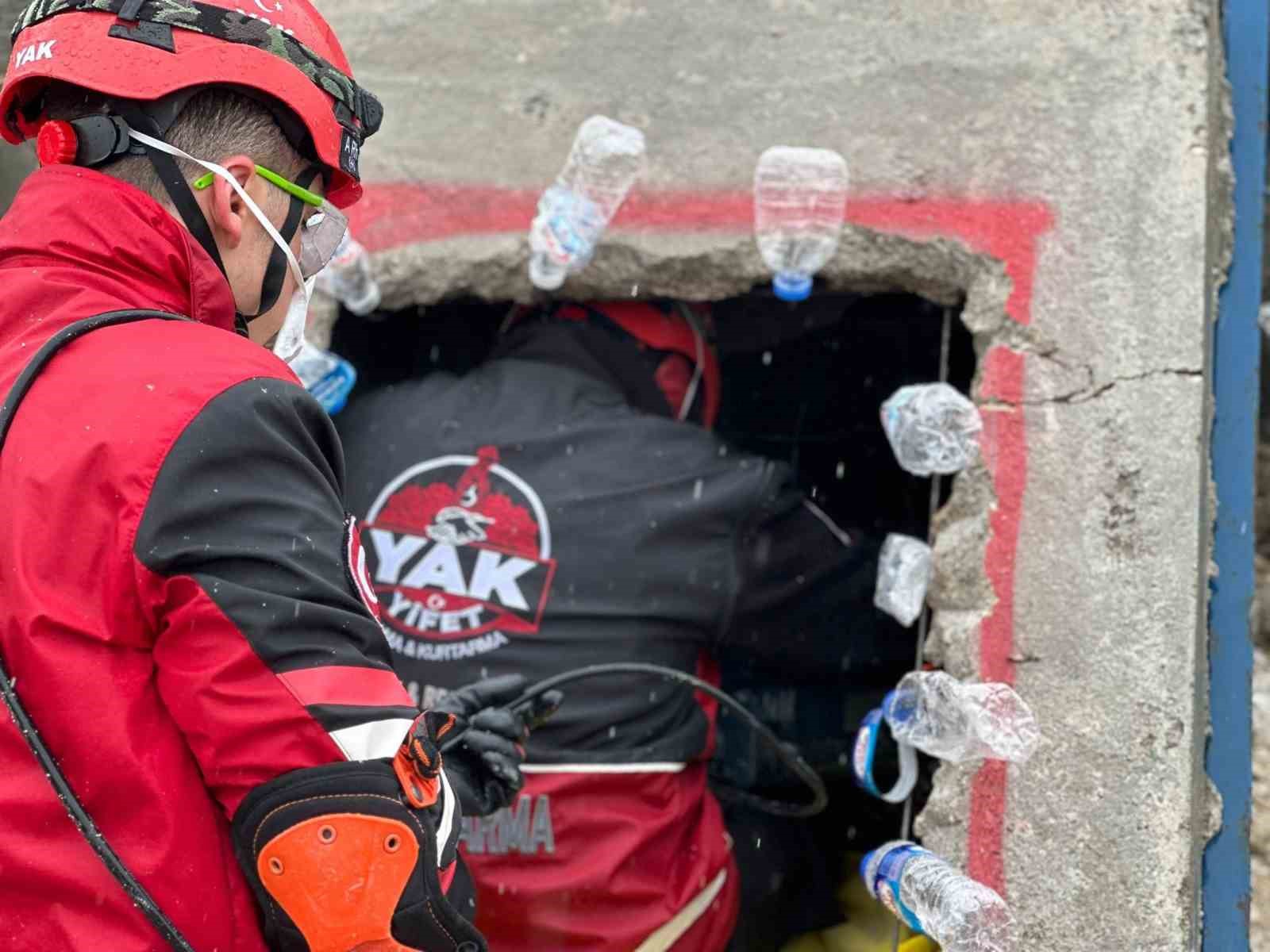 Van’da gönüllü ekip AFAD akreditasyonunu başarıyla aldı
