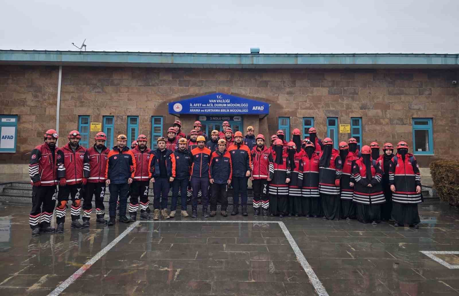 Van’da gönüllü ekip AFAD akreditasyonunu başarıyla aldı
