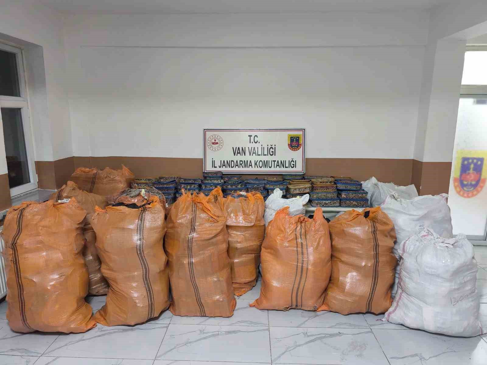 Van’da gümrük kaçağı malzeme ele geçirildi
