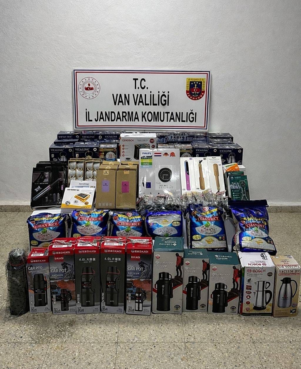 Van’da gümrük kaçağı malzeme ele geçirildi
