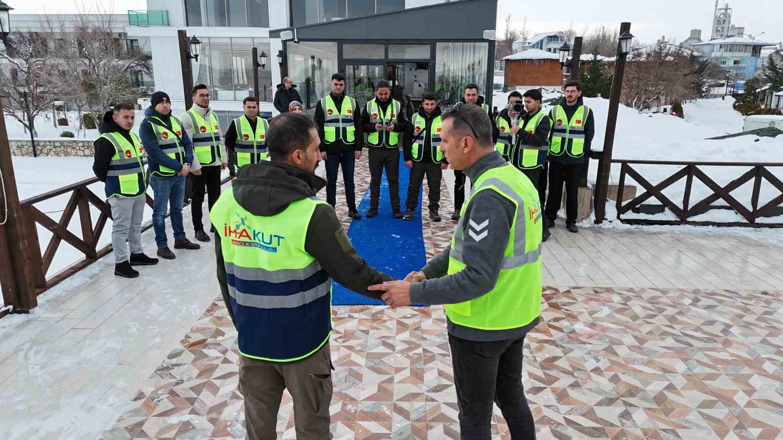 Van’da İHAKUT’tan afetlere havadan müdahale toplantısı
