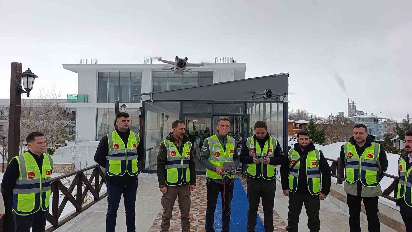 Van’da İHAKUT’tan afetlere havadan müdahale toplantısı
