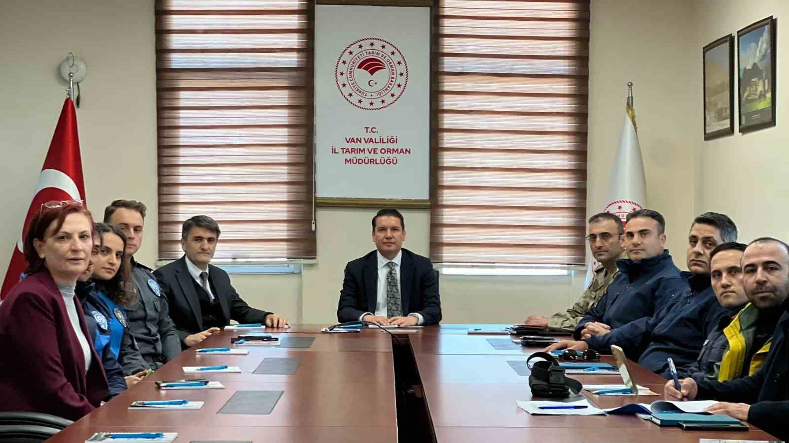 Van’da inci kefali av yasağı öncesi komisyon toplantısı yapıldı
