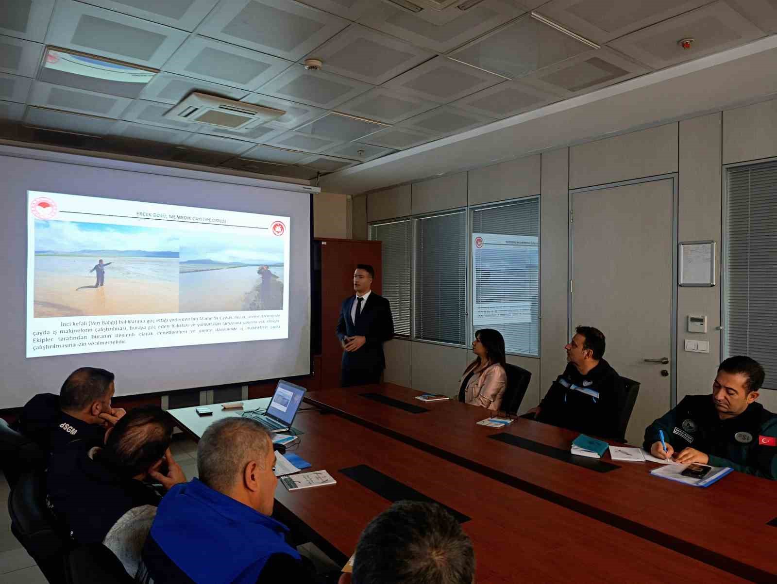 Van’da inci kefali av yasağı öncesi komisyon toplantısı yapıldı
