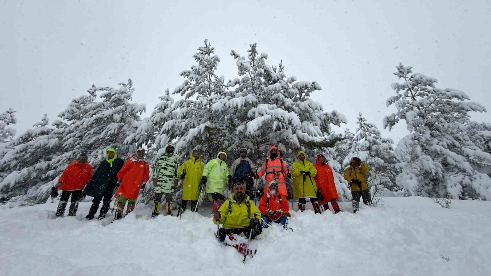 Van’da kar nedeniyle yol kapandı, rota Toprakkale’ye çevrildi
