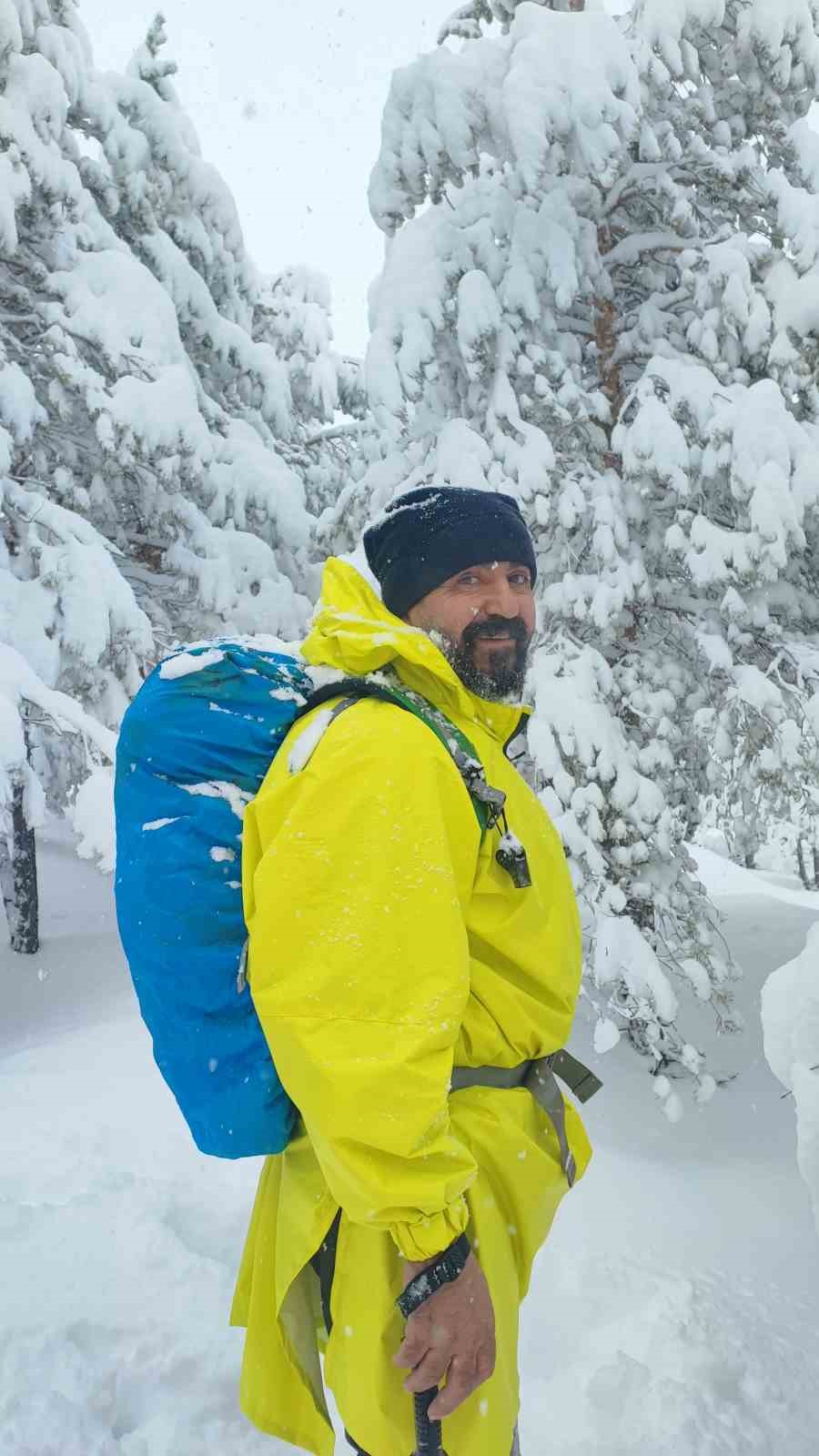 Van’da kar nedeniyle yol kapandı, rota Toprakkale’ye çevrildi
