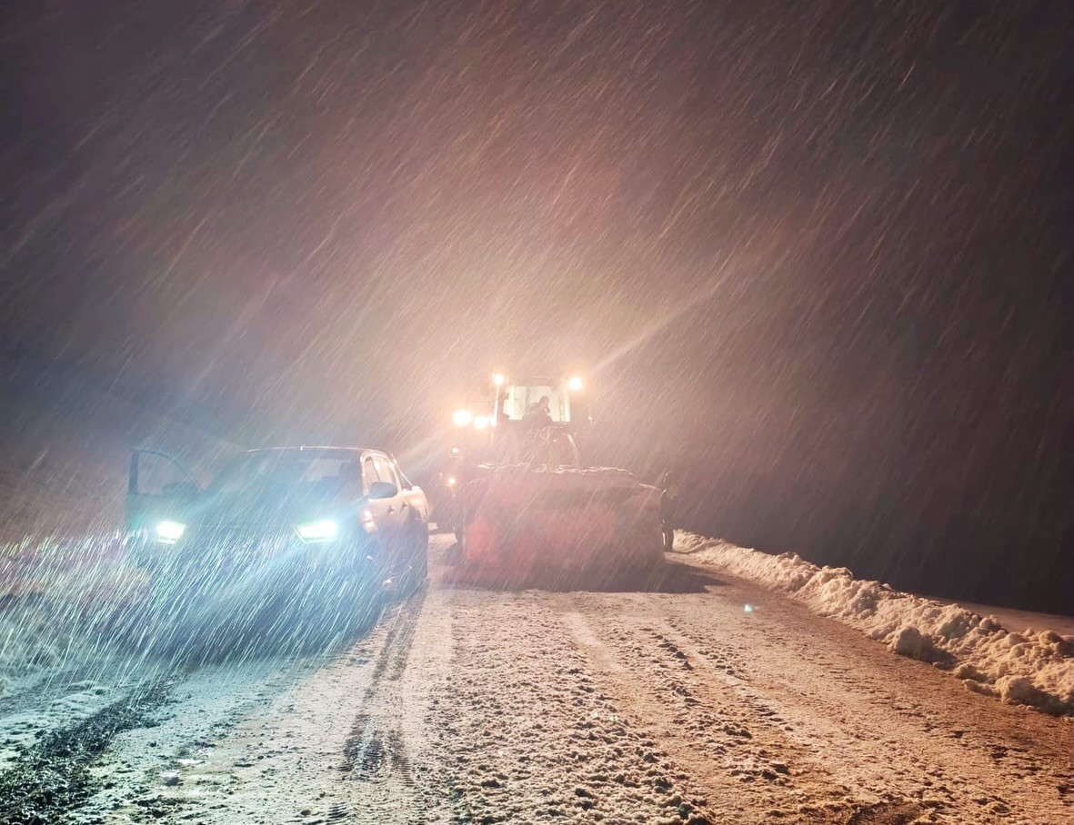 Van’da kardan dolayı kapanan 34 yerleşim yerinin yolu açılıyor
