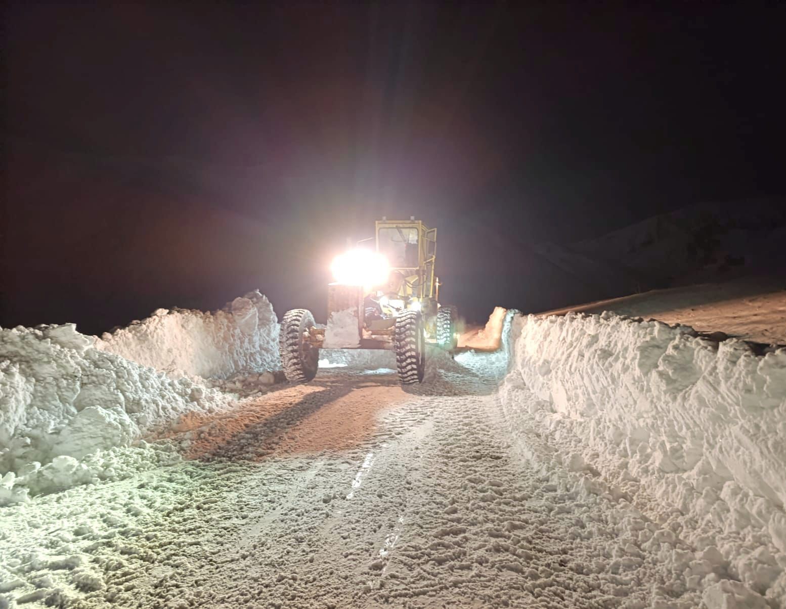 Van’da kardan dolayı kapanan 625 yoldan 586’sı açıldı
