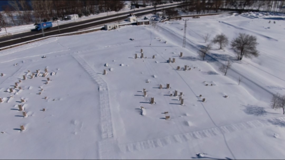 Van’da karla gelen güzellik: Yerleşim yerleri beyaz gelinliğini giydi
Van’da karla gelen güzellik: Yerleşim yerleri beyaz gelinliğini giydi