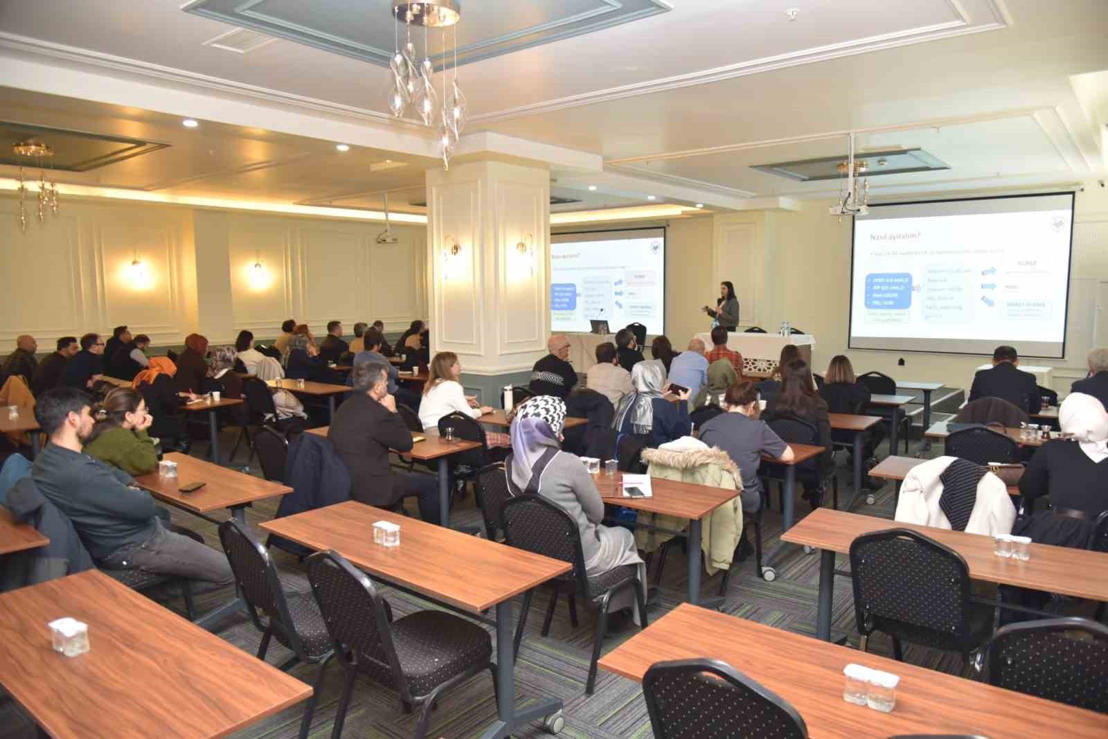 Van’da ‘Mekanik Ventilasyon Kursu’ düzenlendi
Van’da ‘Mekanik Ventilasyon Kursu’ düzenlendi