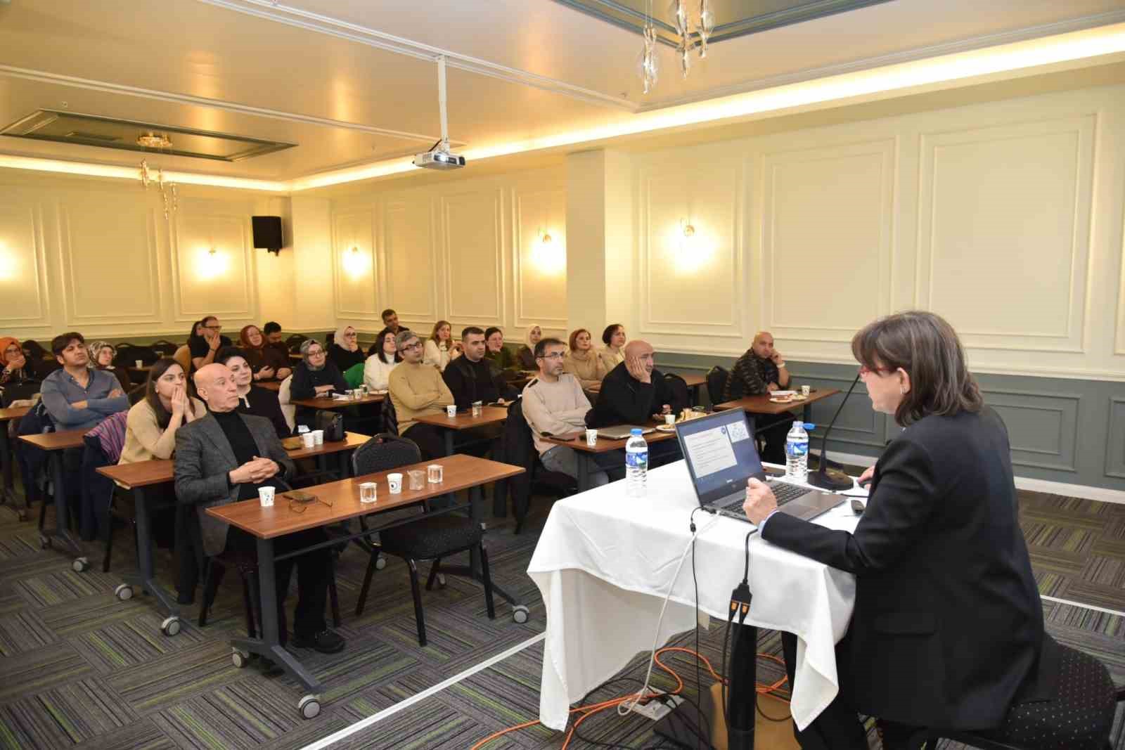 Van’da ‘Mekanik Ventilasyon Kursu’ düzenlendi
Van’da ‘Mekanik Ventilasyon Kursu’ düzenlendi