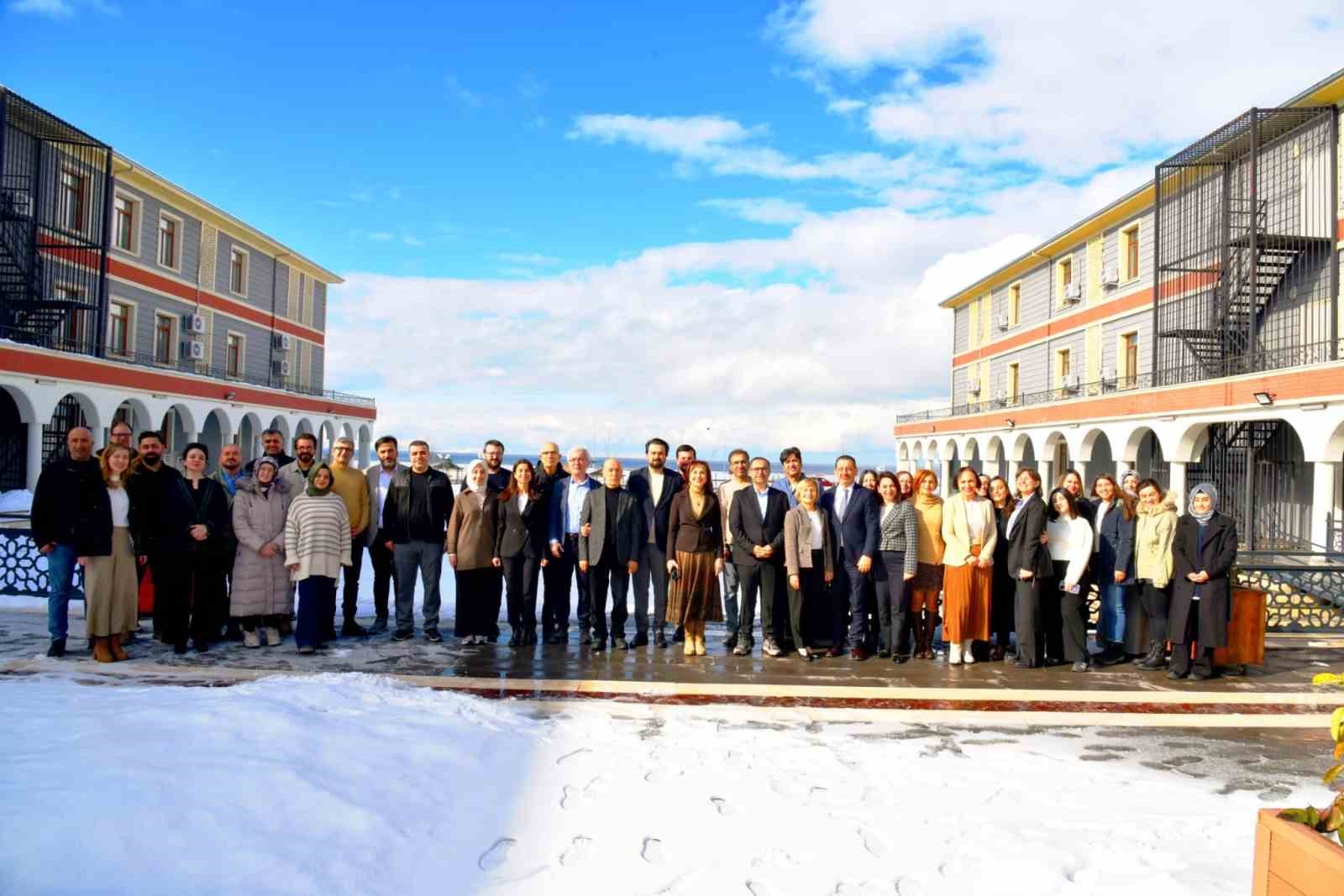 Van’da ‘Mekanik Ventilasyon Kursu’ düzenlendi
Van’da ‘Mekanik Ventilasyon Kursu’ düzenlendi